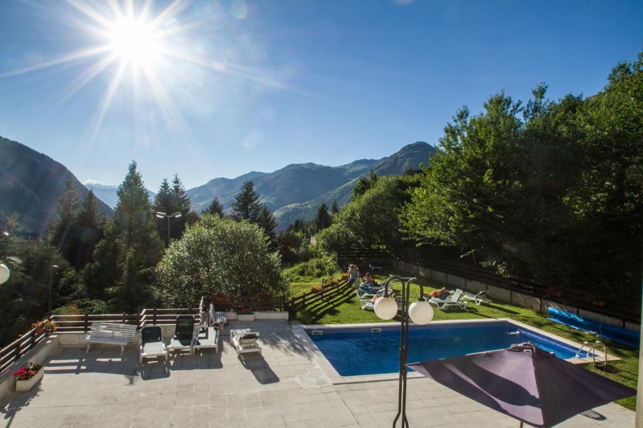 Apartamentos Multibaqueira Baqueira Beret Exterior photo